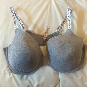 Victoria Secret-Grey- t-shirt, lightly lined, full coverage 44D